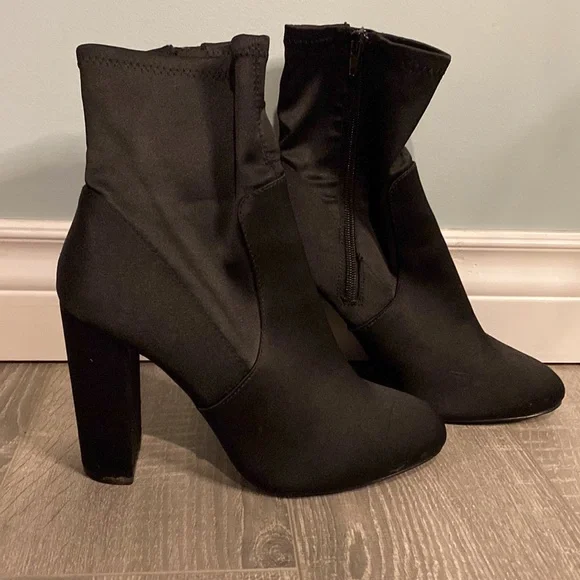 Spring Boots - Picture 1 of 3